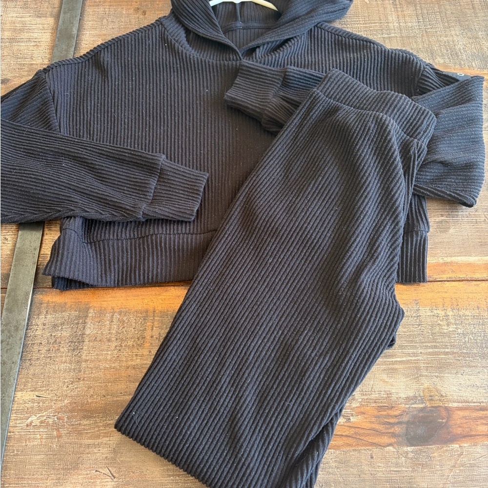 ALO Yoga muse set Black Ribbed Jumpsuit & Hoodie Set sz XXs/sm vguc